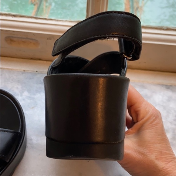 Prada cross cross sandals with wavy sole - Picture 12 of 16